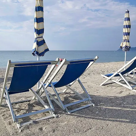 Σπίτι διακοπών Locazione Turistica L'isola.2 *