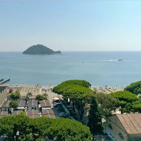Locazione Turistica L'isola.2 * Αλμπένγκα
