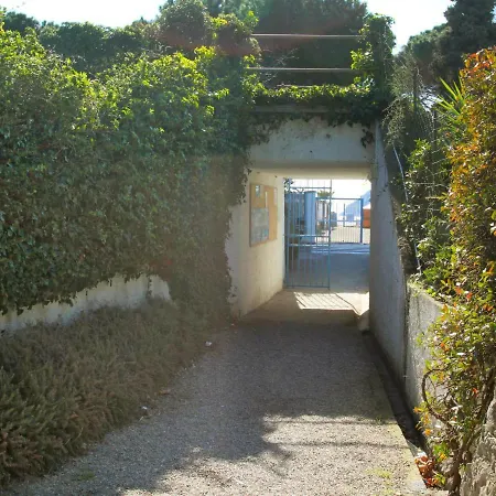 Locazione Turistica L'isola.2 * Αλμπένγκα